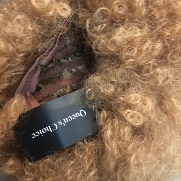 Brand new stylish blonde Afro wig - Picture 5 of 5